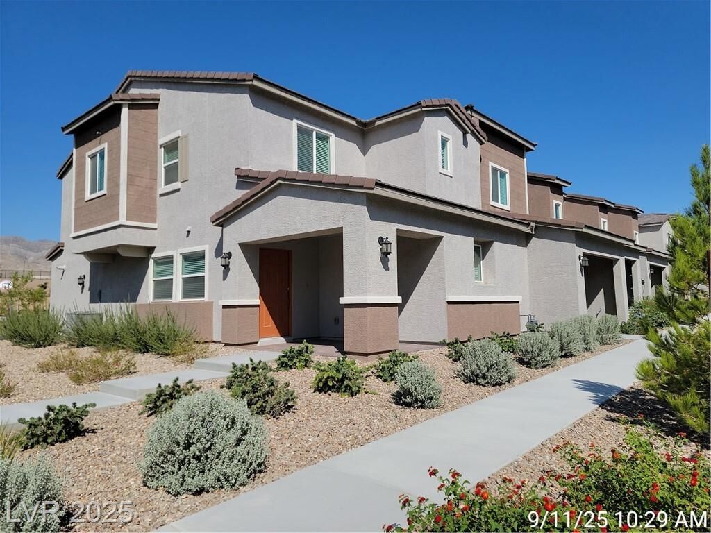 Property Photo:  6246 Foxes Dale Street  NV 89166 