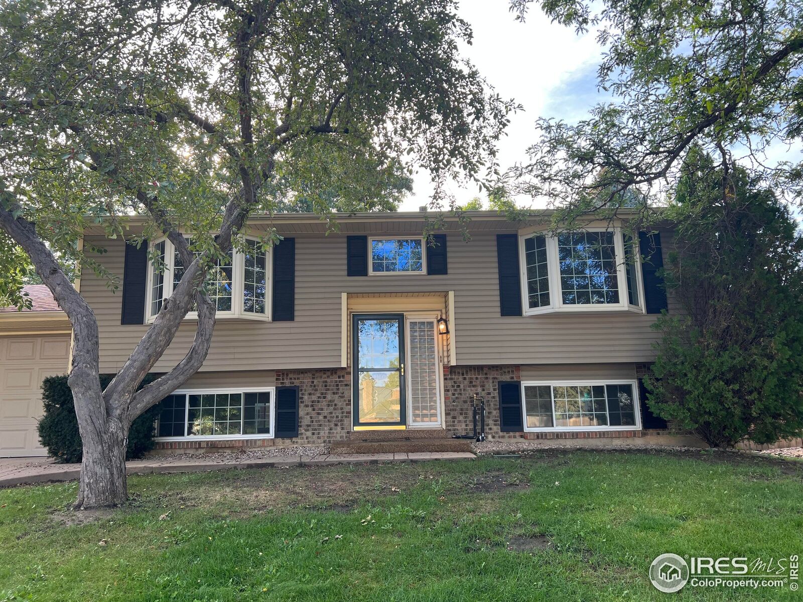 Property Photo: 1327 Brookfield Dr CO 80501
