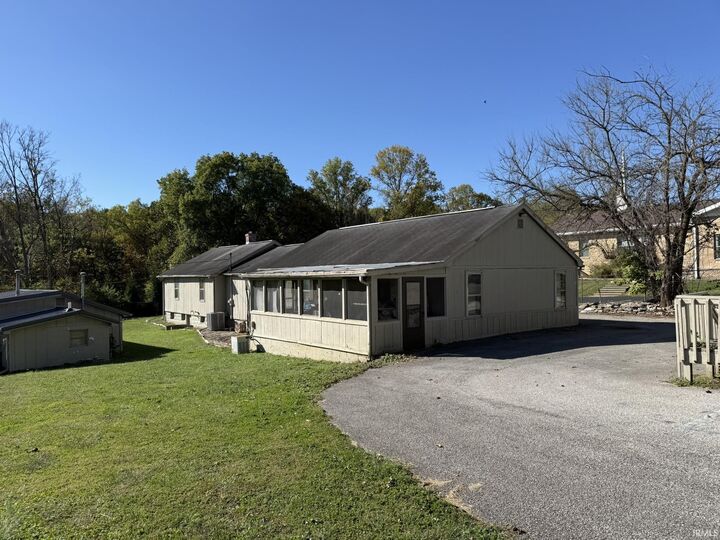 Property Photo:  1024 N Country Club Drive  IN 47403