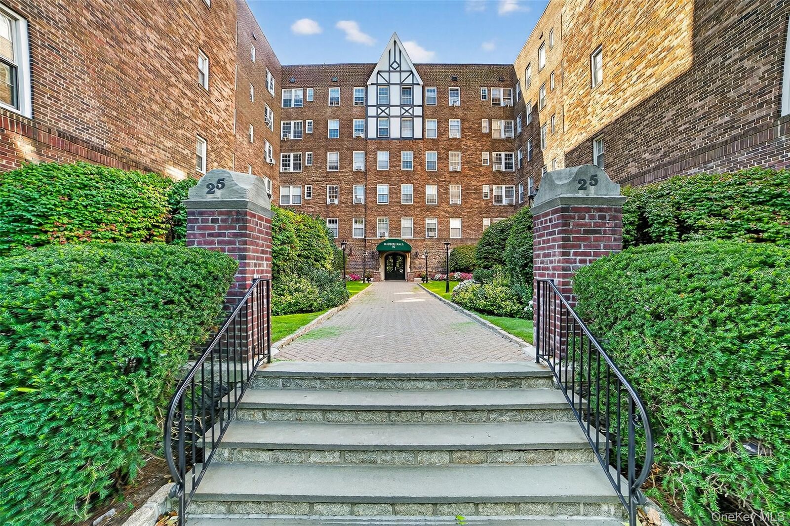 Property Photo: 25 Parkview Avenue 2K NY 10708
