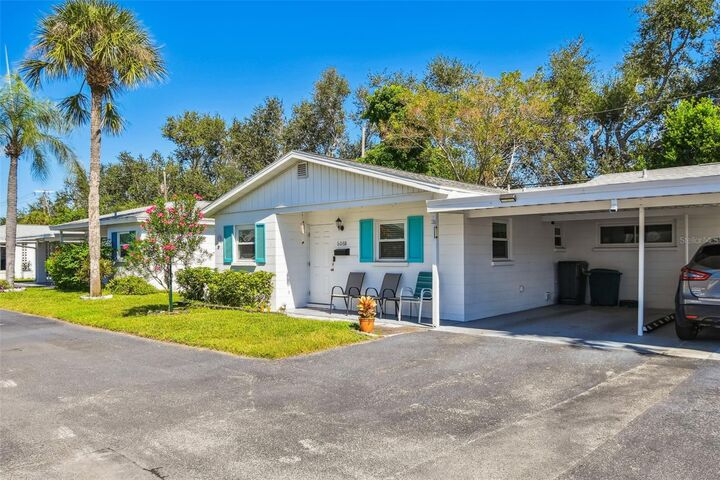 Property Photo: 6068 Arlene Way FL 34207