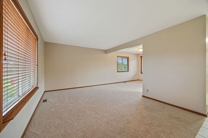 Property Photo: 1152 Evergreen Drive IL 60188