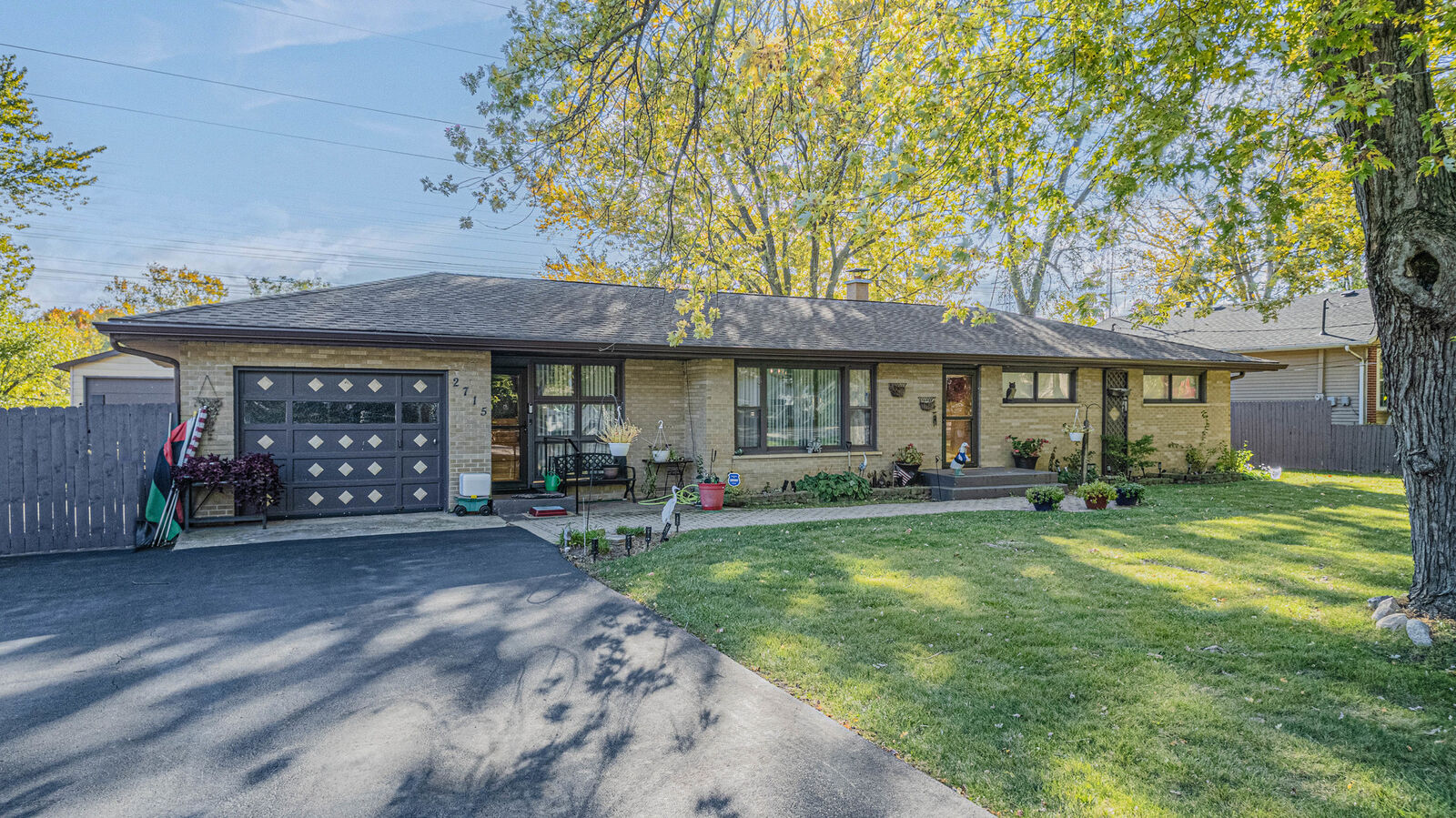 Property Photo:  2715 W Greenwood Avenue  IL 60087 