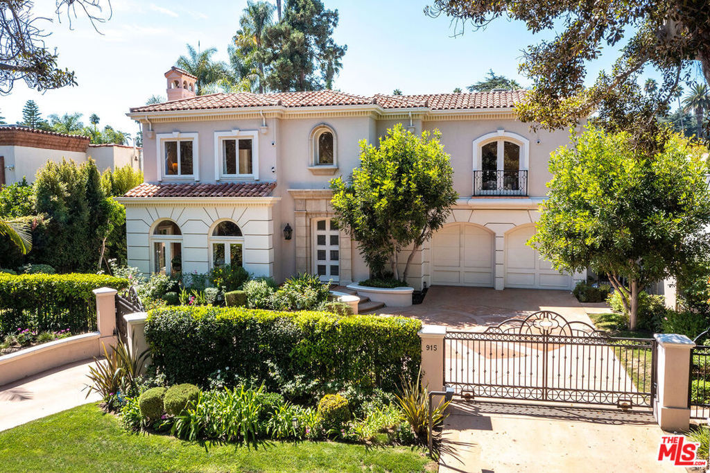 Property Photo: 915 N Rexford Drive CA 90210