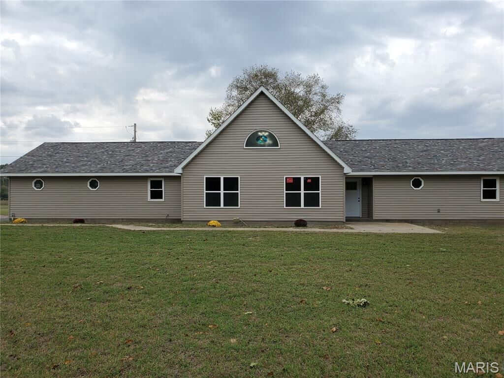 Property Photo: 2093 E County Highway 450 MO 63801
