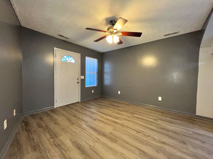 Property Photo: 115 W End Cir TN 37160