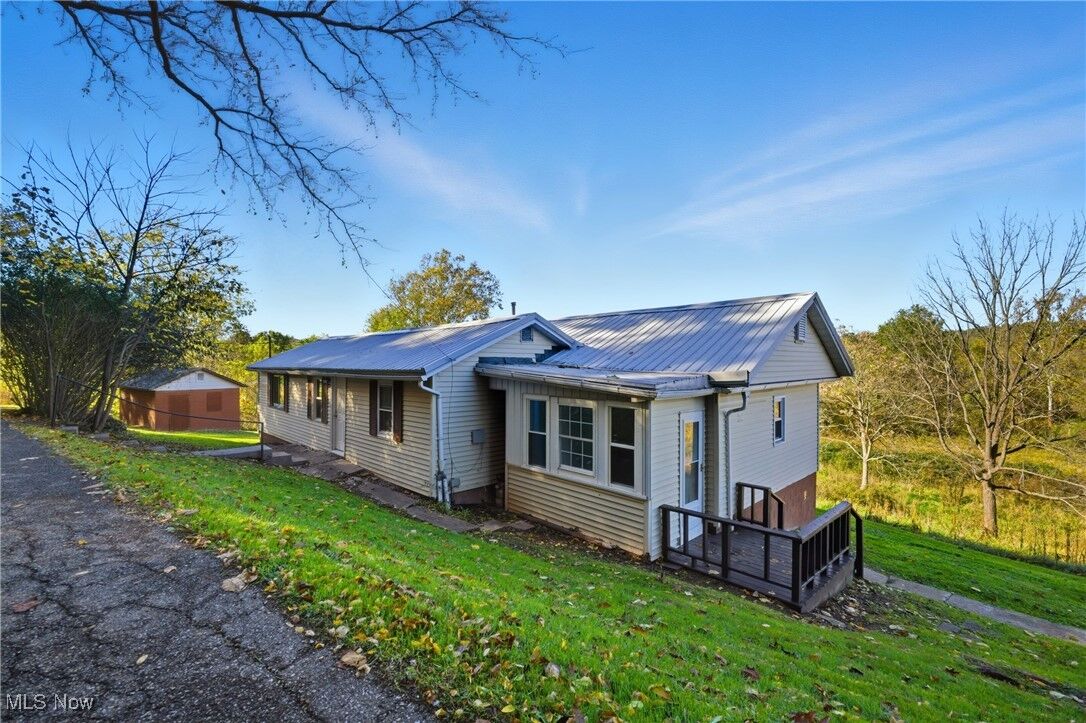 Property Photo:  200 South Street  WV 26101 