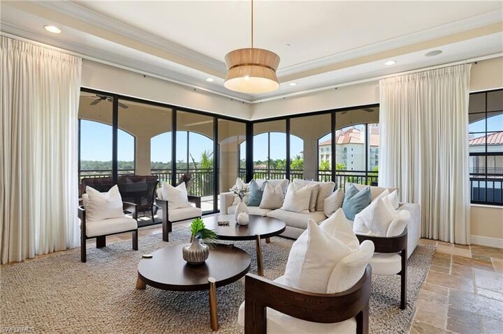 Property Photo:  2546 Marquesa Royale Ln 7-302  FL 34109 