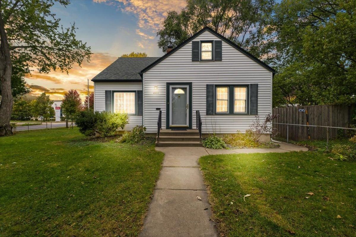 Property Photo: 4901 Thomas Avenue N MN 55430