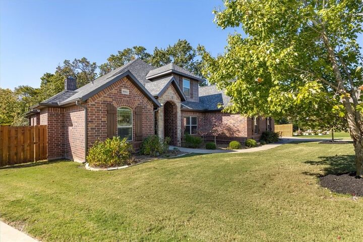 Property Photo: 2001 NE Oak Trail Road AR 72712