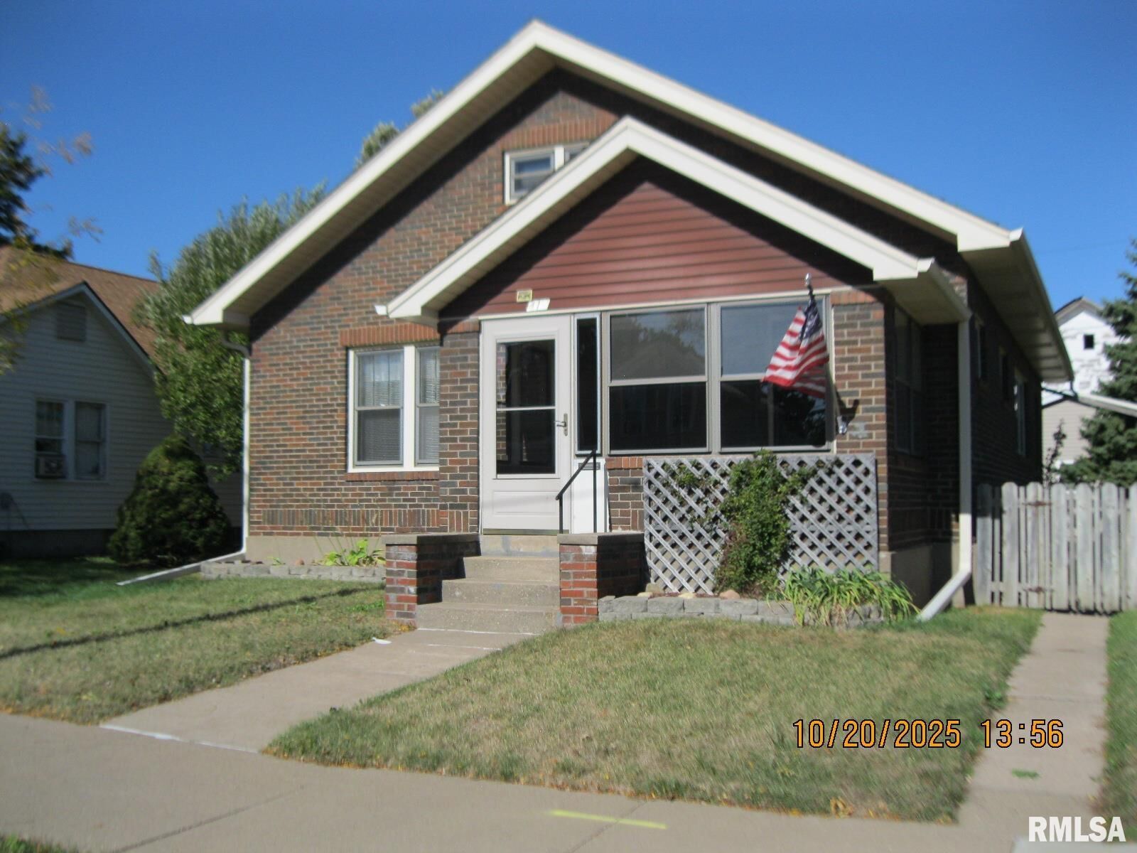 Property Photo:  414 N 3rd Avenue  IA 52732