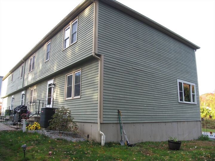 Property Photo: 24 Crescent St 6 MA 01588
