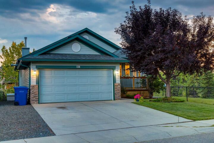 138 West Creek Springs  Chestermere AB T1X 1N8 photo