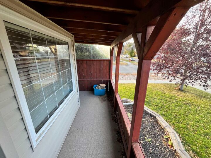 Photo de la propriété: 5104 44 Avenue AB T1G 1A9