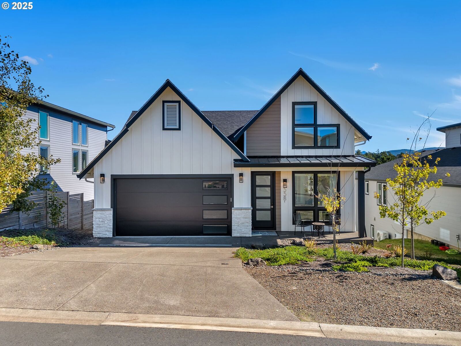 Property Photo: 558 Sea View Dr OR 97130