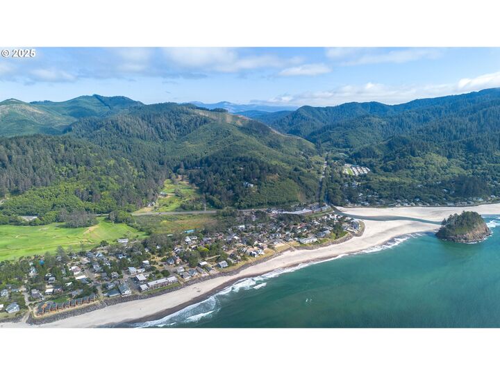 Property Photo:  Hilltop Ln  OR 97149 