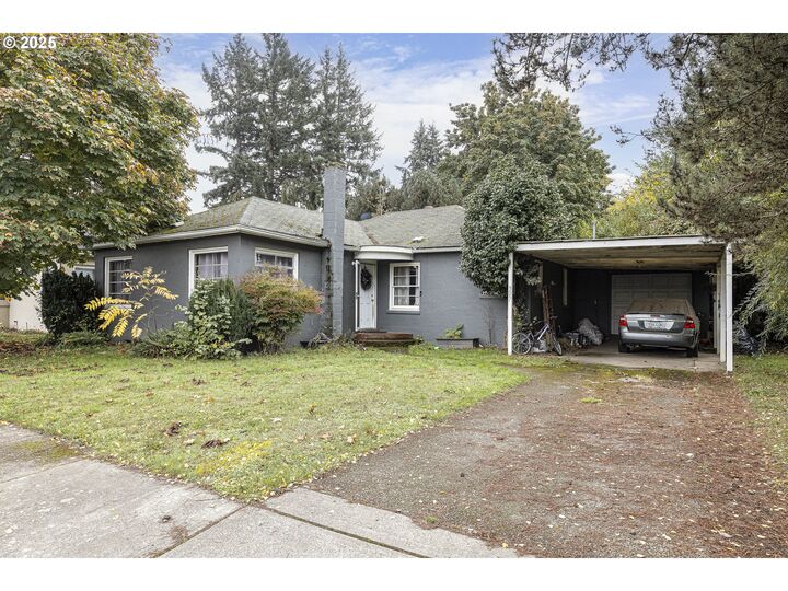 Property Photo:  307 Sherman St  OR 97101 