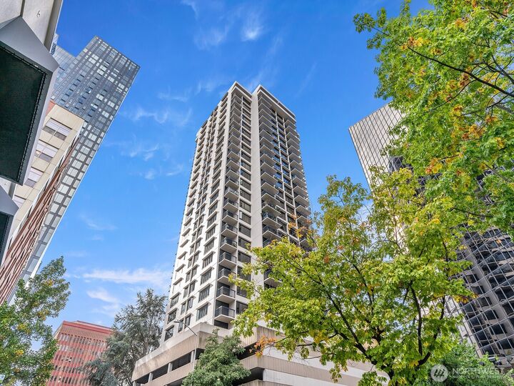 2100  3rd Avenue 1803  Seattle WA 98121 photo