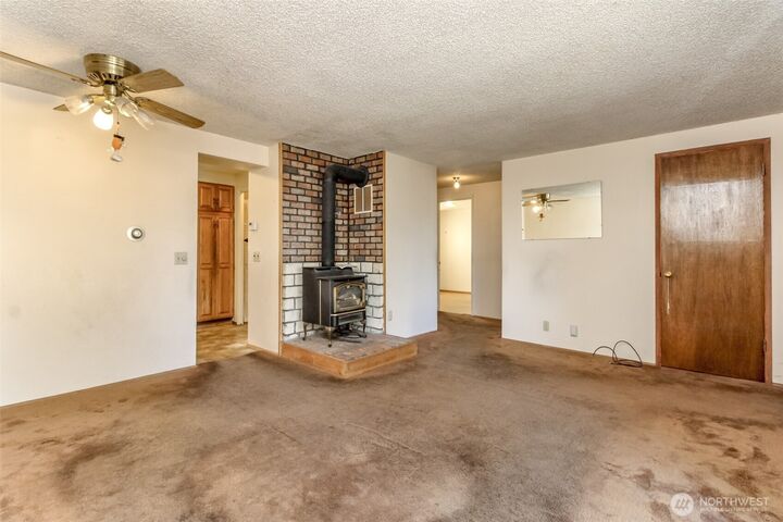 Property Photo: 1323 SW 113th Street WA 98146