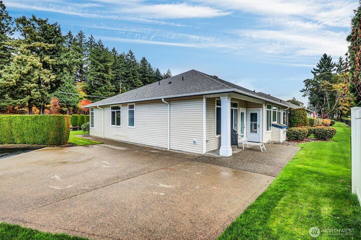 Property Photo:  1526  135th Street E  WA 98445