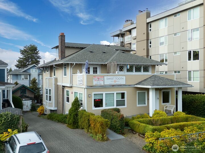 211  14th Avenue E  Seattle WA 98112 photo