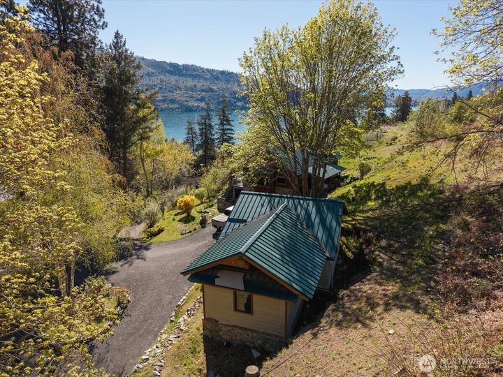 Property Photo:  16495 S Lakeshore Road  WA 98816 