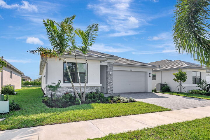 Property Photo: 12489 SW Emerald Estuary Ter Terrace FL 34987