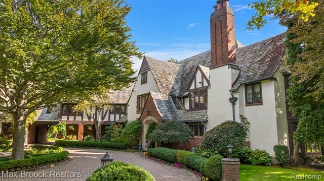 Property Photo: 931 Vaughan Road MI 48304