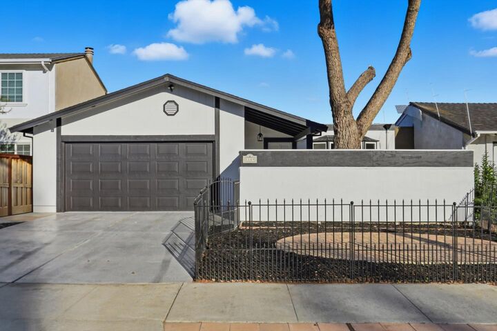 Property Photo: 1189 Oakview Road CA 95121