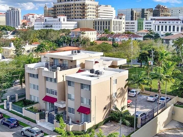 300 Madeira Ave 201  Coral Gables FL 33134 photo