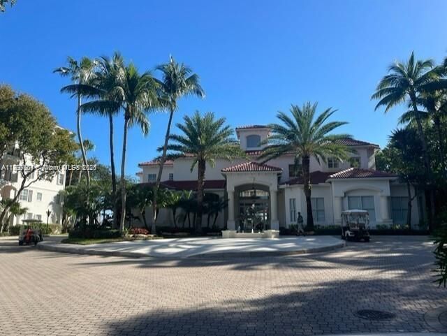 Property Photo:  3105 NE 184th St 7202  FL 33160 