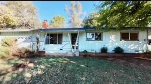 Property Photo: 1610 Oakdale Court CA 96002