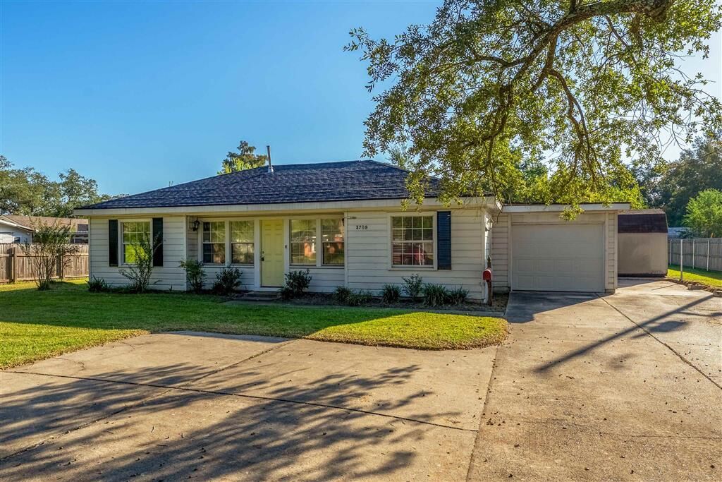 Property Photo: 3709 Ernest Street LA 70605