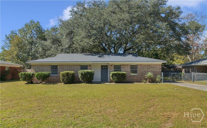 Property Photo:  927 Charles C Frasier Boulevard  GA 31313