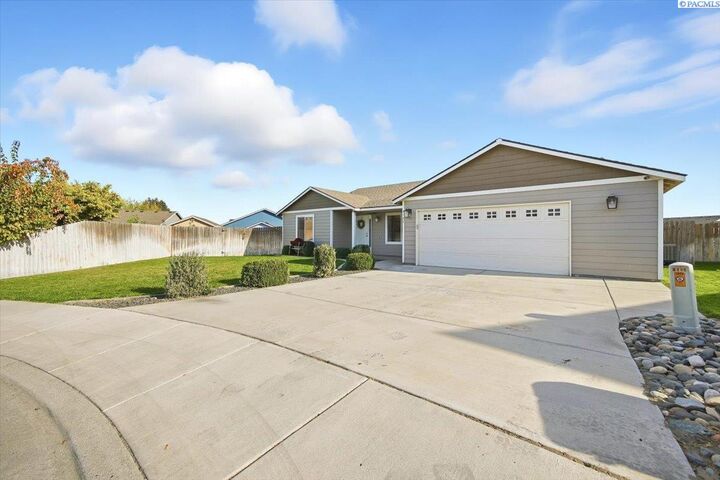 Property Photo: 5107 Tyler Ct WA 99301