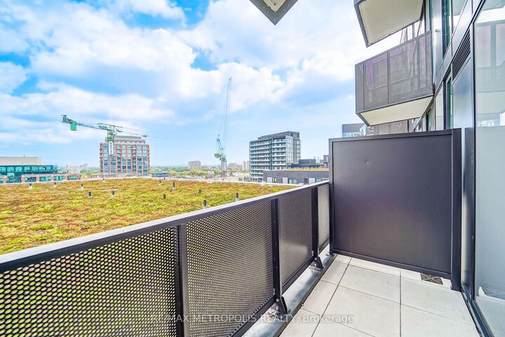 Photo de la propriété:  30 Tretti Way 1113  ON M3H 0E3