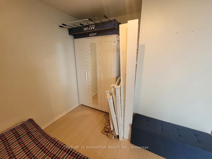 Property Photo:  8 Rosebank Drive Phf  ON M1B 5Z3 