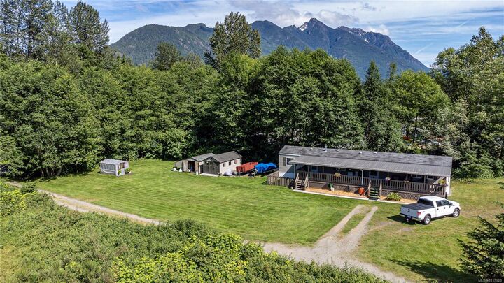 Property Photo:  701 Kelsey Way  BC V0P 1R0 