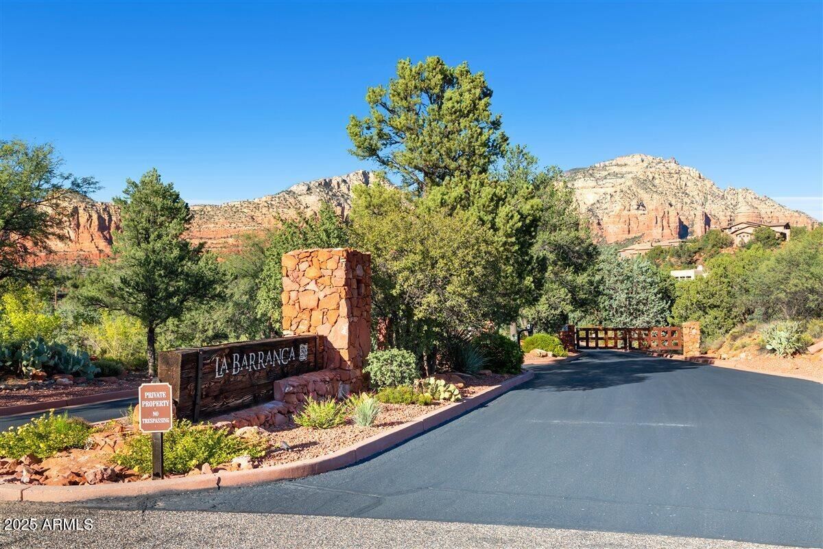 Property Photo: 30 Ho Hum Circle 59 AZ 86351