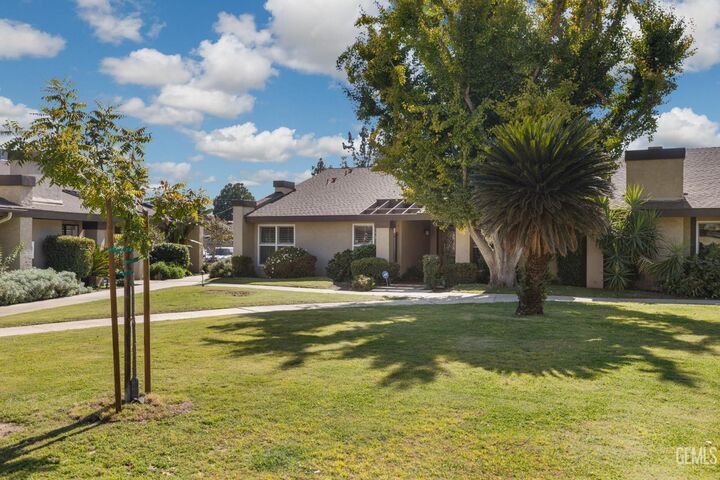 Property Photo:  3328 El Encanto Court  CA 93301 