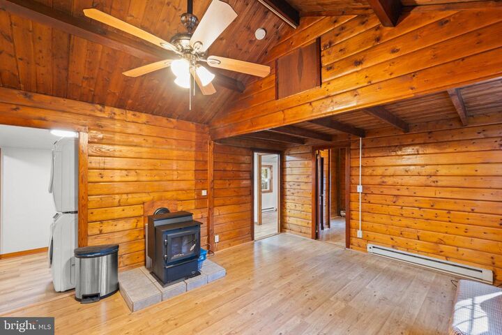 Property Photo: 387 Laurel Lane VA 20135