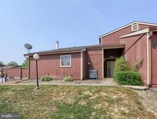 Property Photo: 221 Lee Court PA 17025