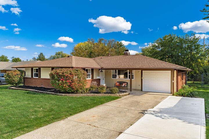Property Photo:  6863 Gilette Drive  OH 43068