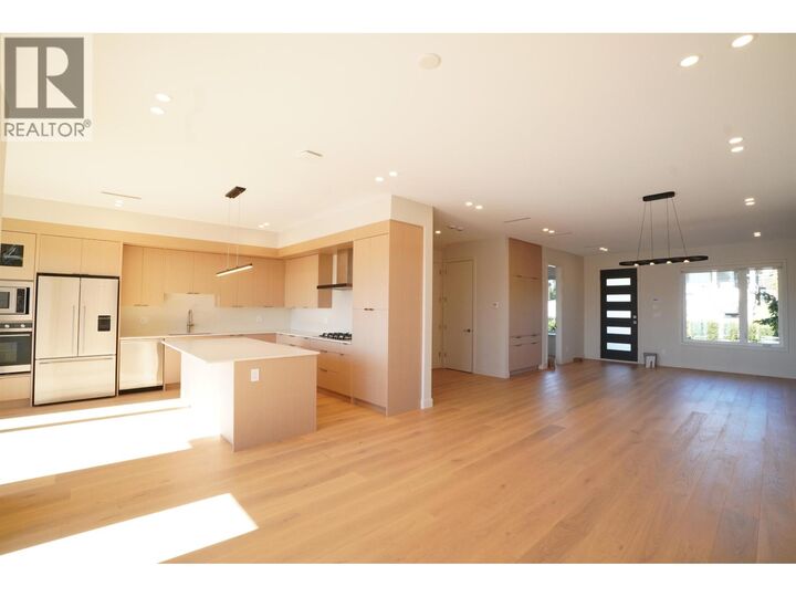 Property Photo:  6252 Kitchener Street  BC V5B 2J4 