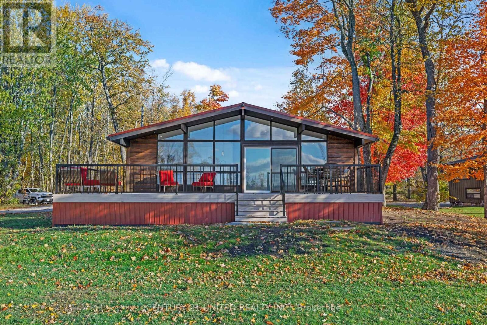 Property Photo:  17 Rollie'S Bay Road East  ON K0L 1R0
