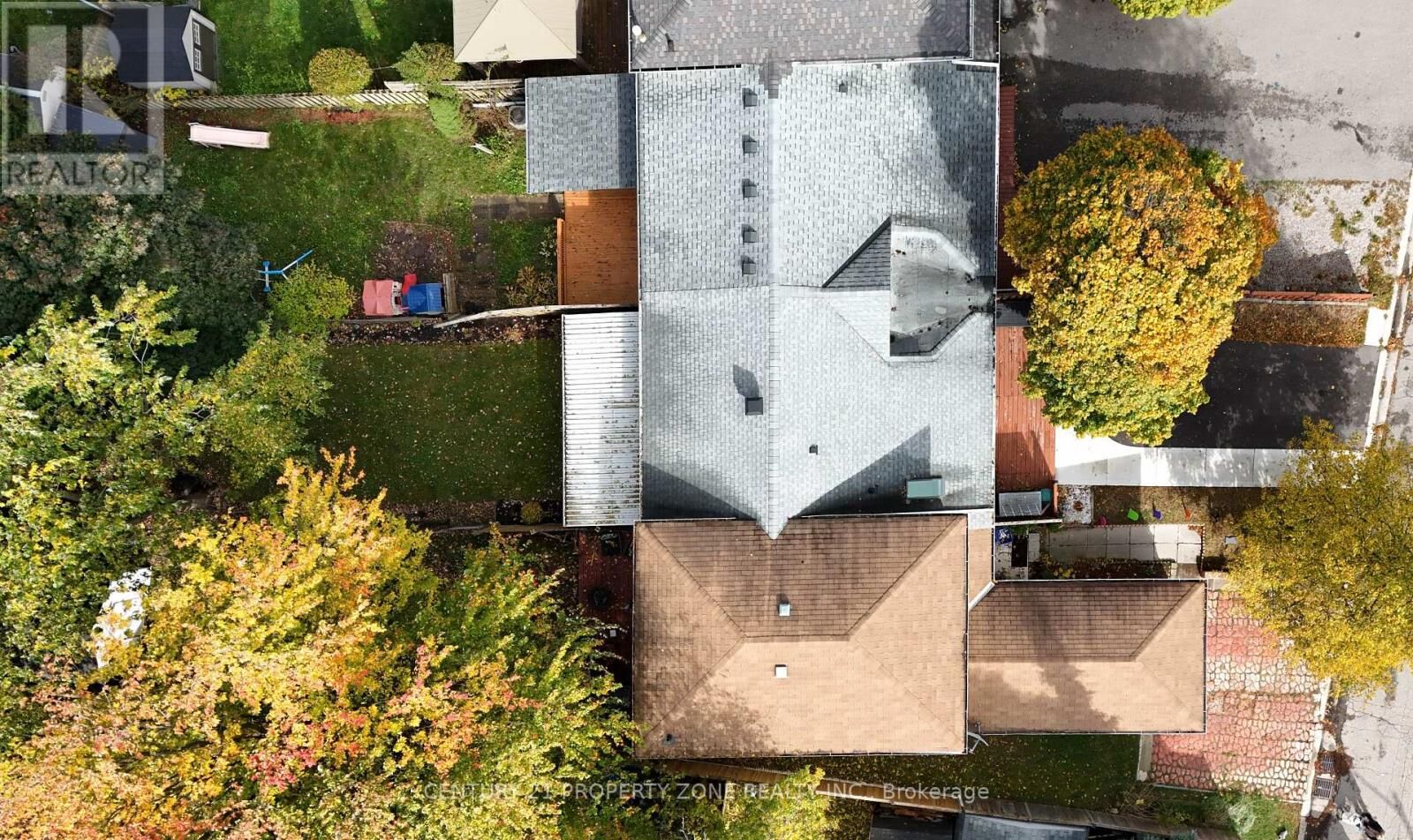 Property Photo:  230 Linden Drive  ON N3H 4Y2