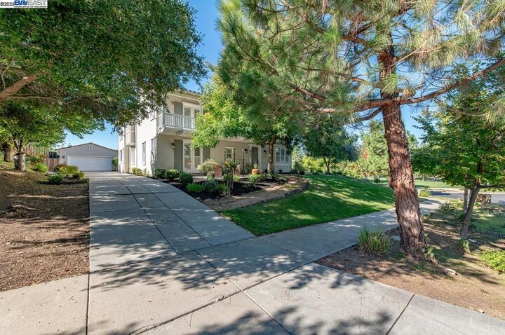 Property Photo:  2753 Silverado Ct  CA 94550 