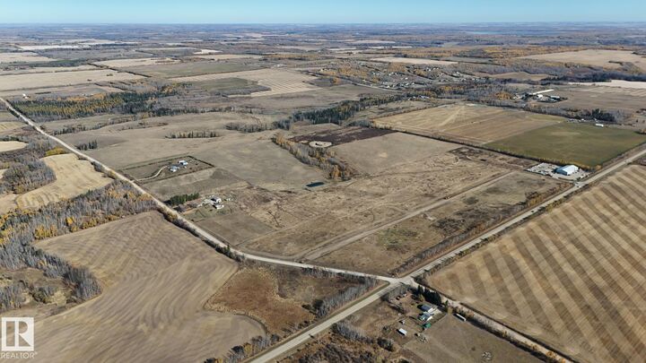 Property Photo:  2102 Highway 37  AB T0E 1V0 