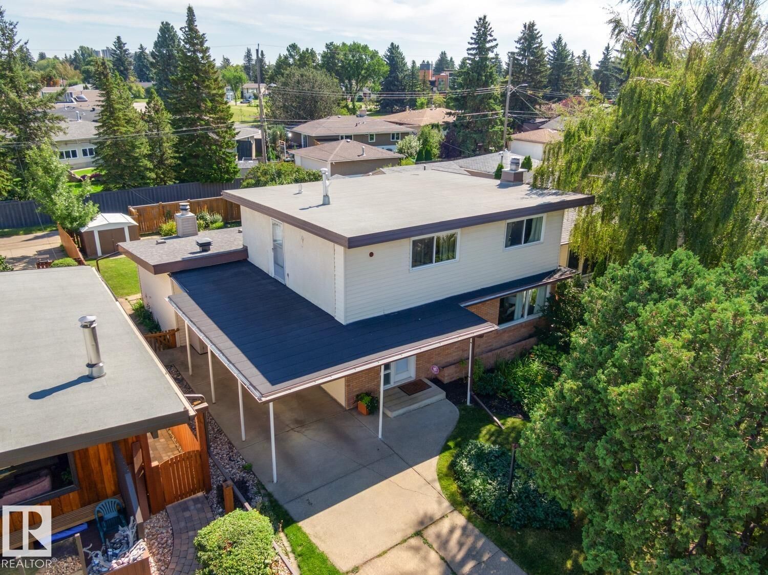 Property Photo:  4907 114B Street NW  AB T6H 3N2 