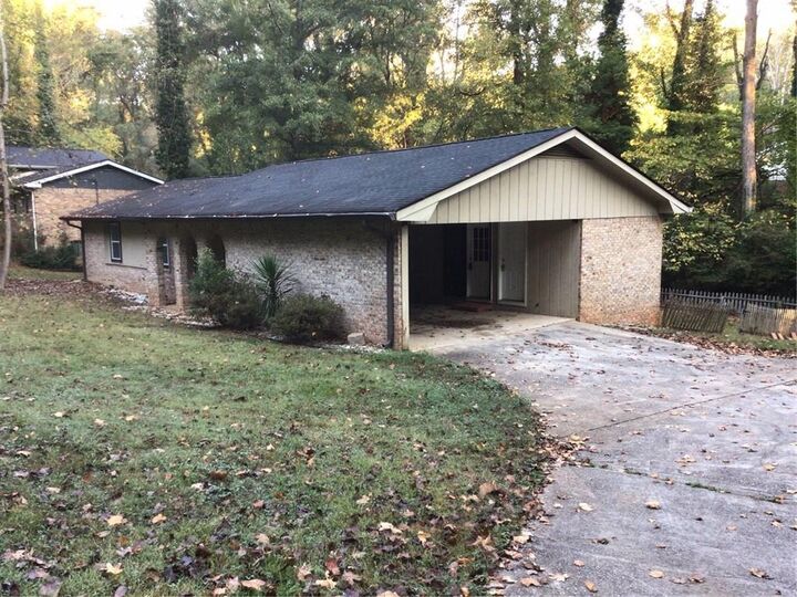 Property Photo: 5826 Simone Drive GA 30087